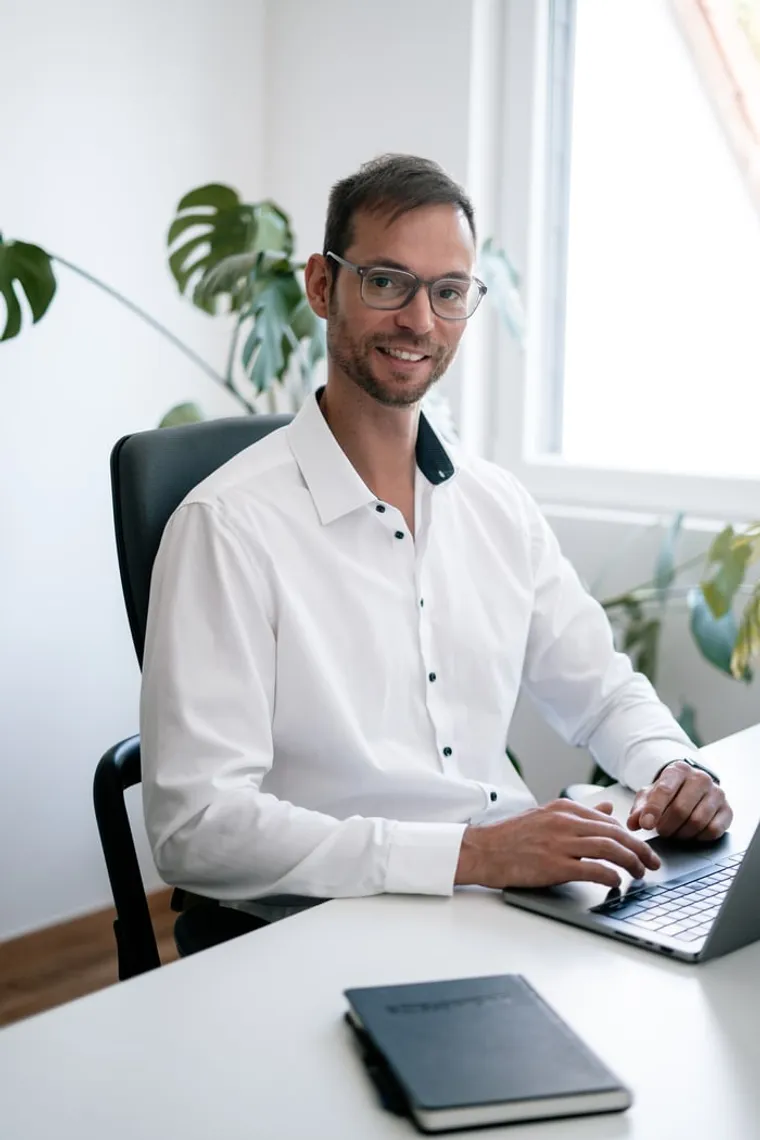 Dennis — Engineering & Architektur